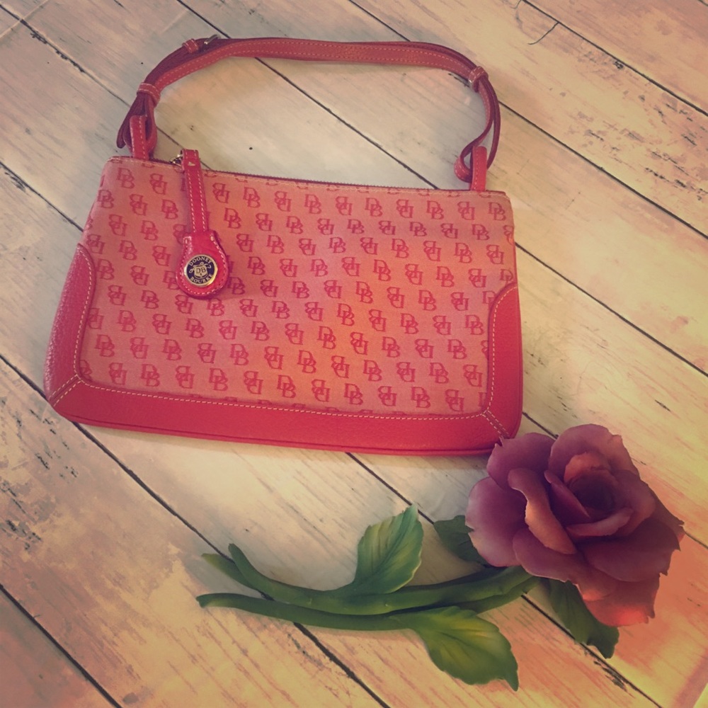 💯Dooney & Bourke Leather Canvass Shoulder Bag ❤️